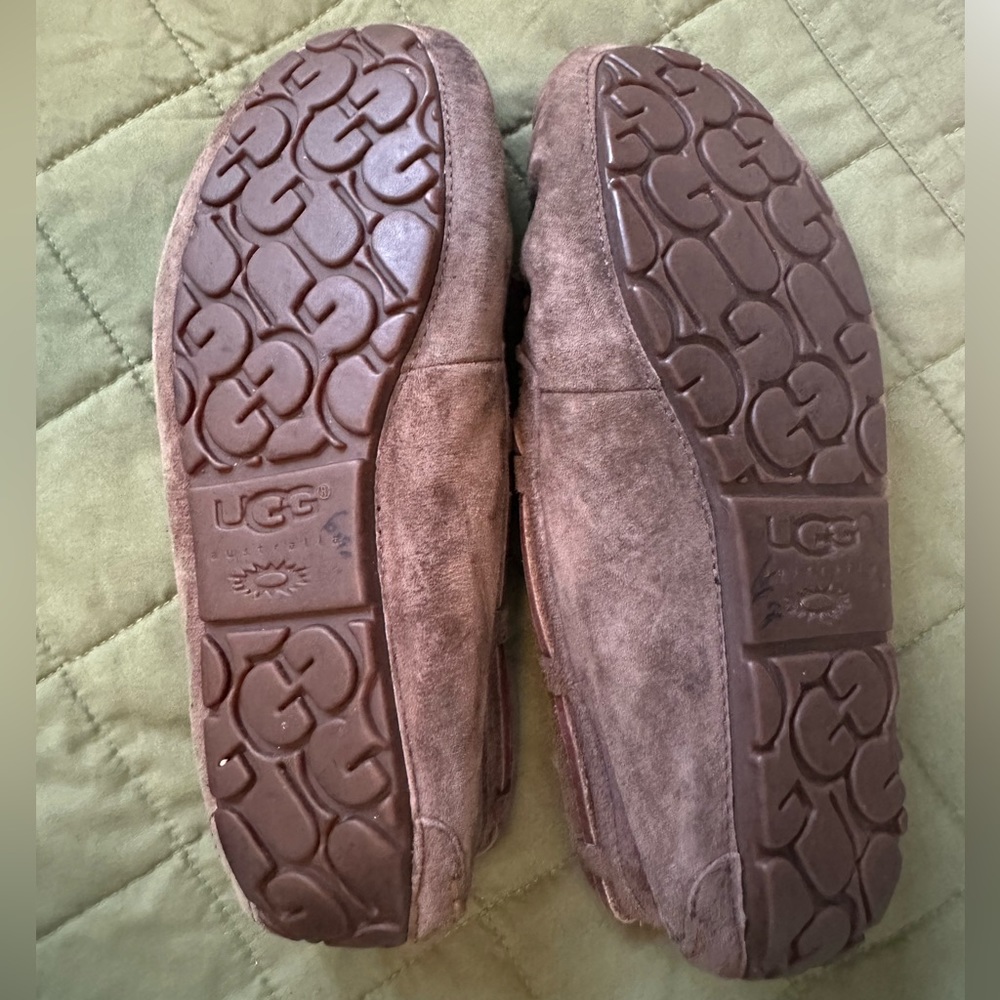 Ugg moccasin slippers size 8 - Picture 4 of 4
